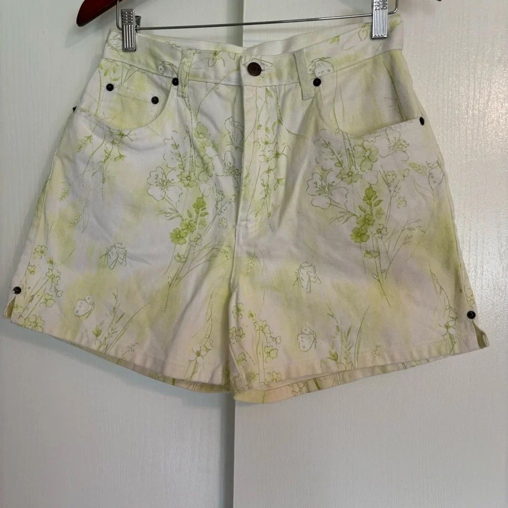 Vintage Bill Blass White & Green Floral Shorts -8